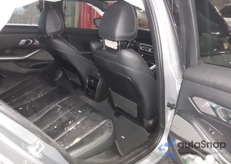 2023 BMW 330I xDrive z USA, uszkodzony, nr VIN 3MW89FF04P8D03086